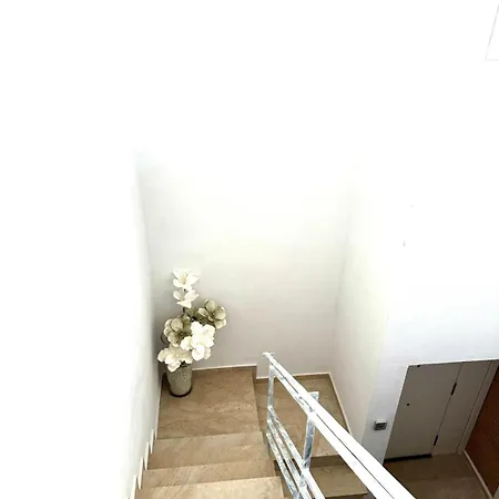 Sevilla Tu Casa Apartment *
